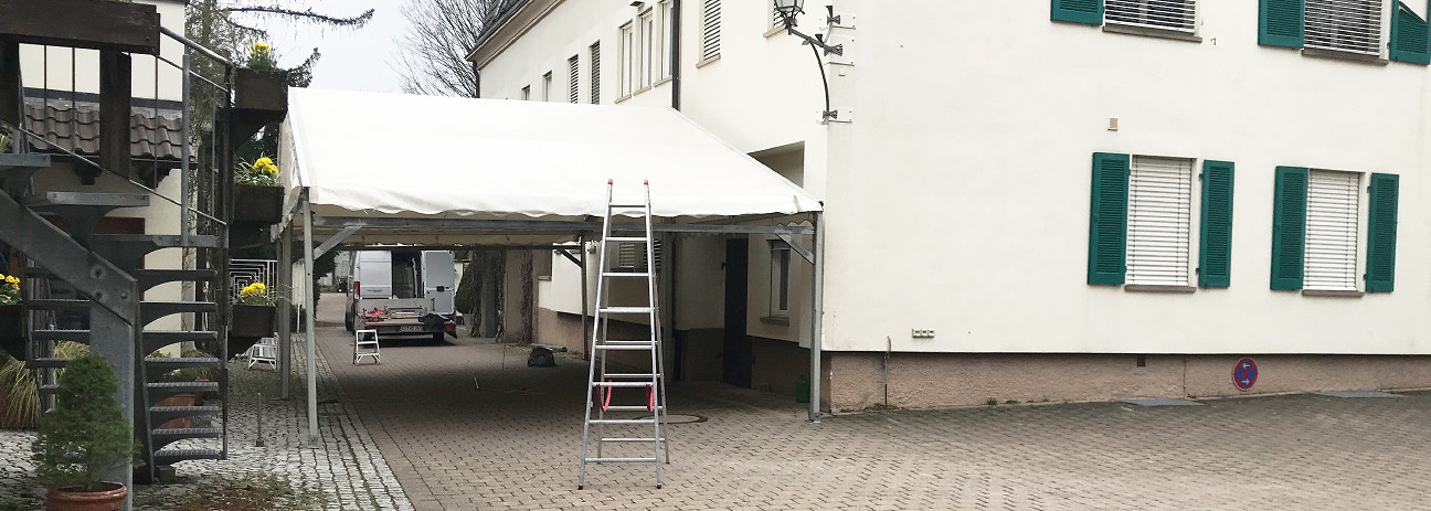 aufbau_zelt_fuer_mineralien