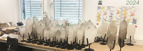 bergkristall_auf_metallstaender