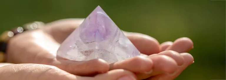 amethyst_pyramide