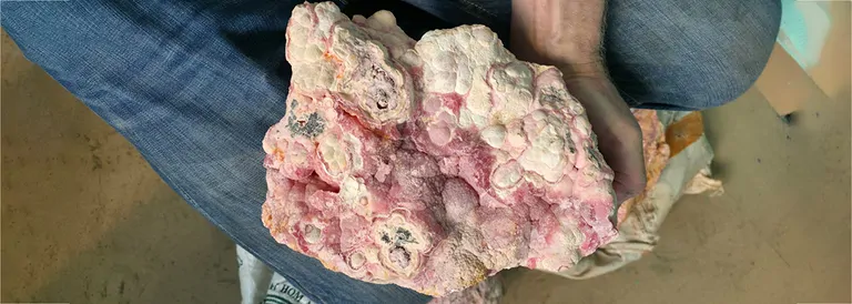rhodochrosit_rohstein