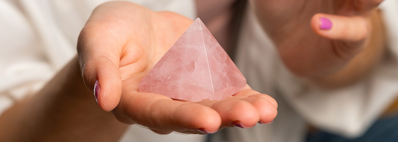 rosenquarz_pyramide