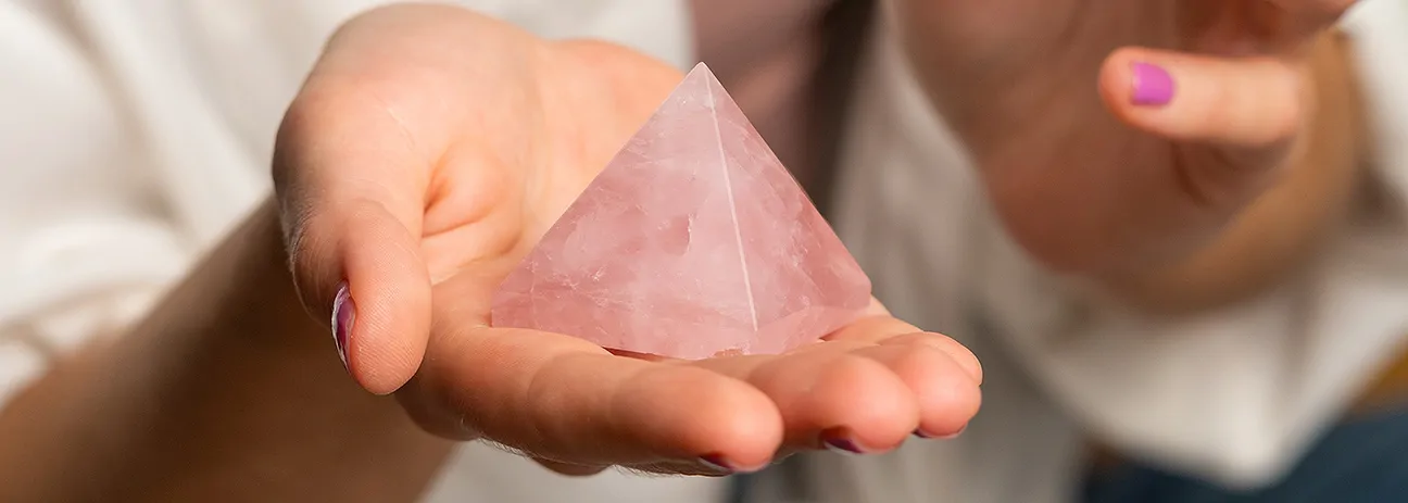 rosenquarz_pyramide