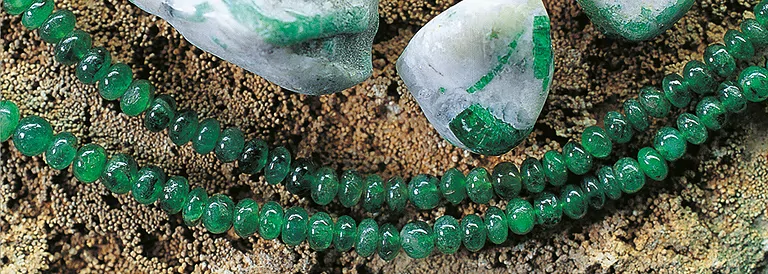 sdm-02-smaragd-straenge-trommelsteine