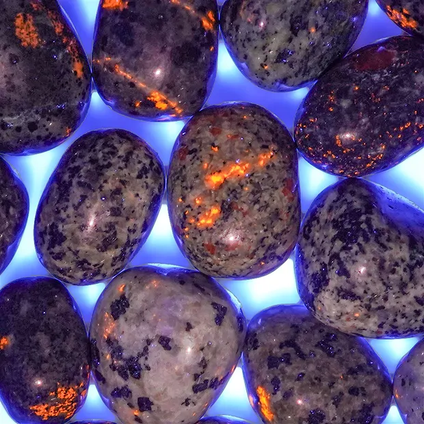 Tumbled Stones Yooperlith, 2,5 - 3,2cm (L) | wholesaler gems & healing stones