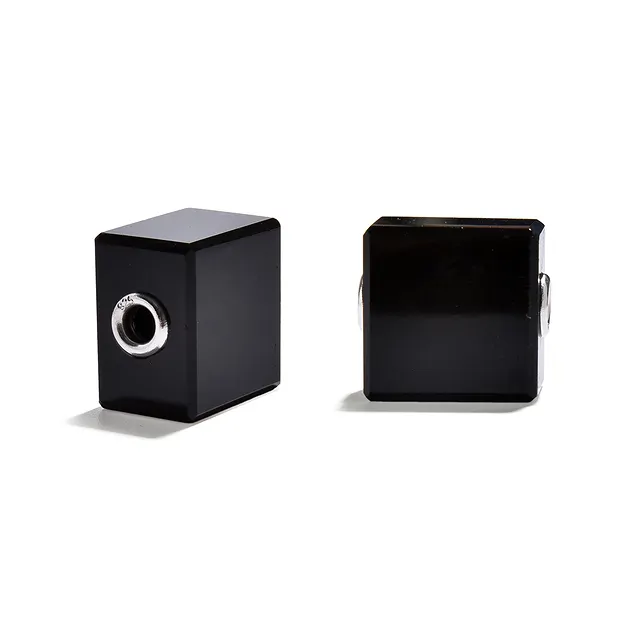 Quader Onyx (gef.), gebohrt, 1,5 x 1,0cm, rhodinierte Kappen | Marco Schreier