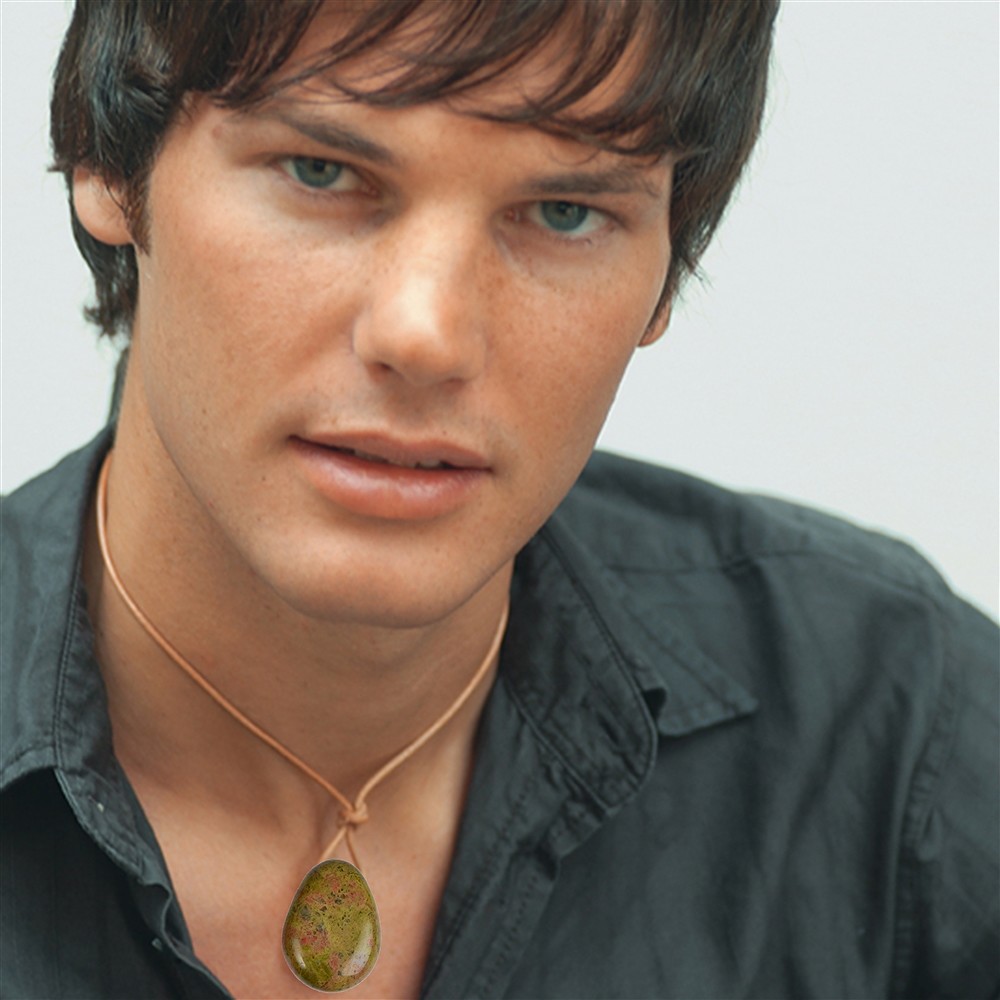 Piedra rodada de unaakita perforada | Marco Schreier