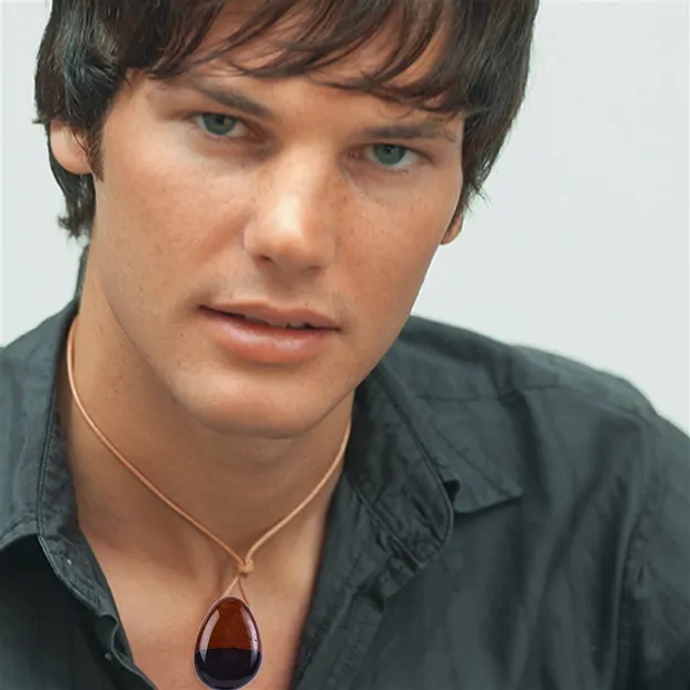 Pietra burattata di Sardonice forata | grossista gemme e pietre curative