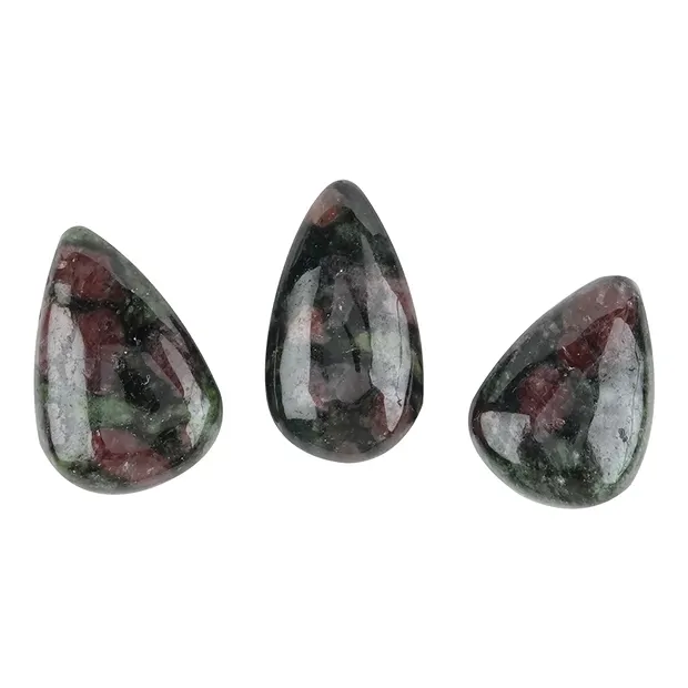 Drilled garnet-pyroxenite drops, 30-35mm | wholesaler gems & healing stones