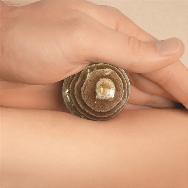Massage-Kugel Aragonit, 3,8 - 4,2cm, in Geschenkdose | Marco Schreier