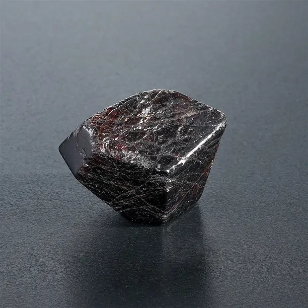 Grenat de cristal, retaillé, 2,5 - 3,0cm | Marco Schreier