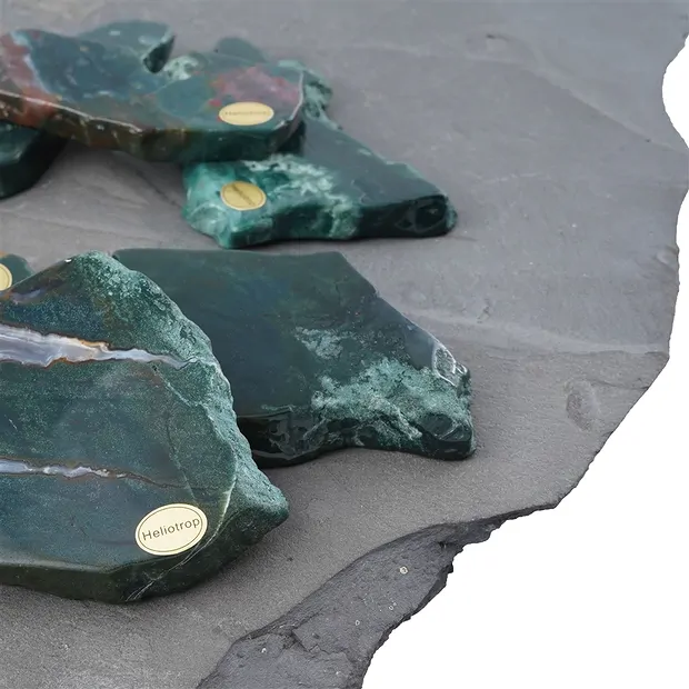 Slabs Heliotrope (Bloodstone), 07 - 09cm (12 pcs./ PU) | Marco Schreier