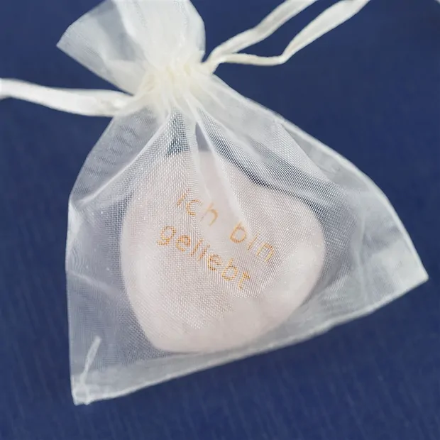 Heart with engraving "I am loved" | wholesaler gems, healing stones & jewelry