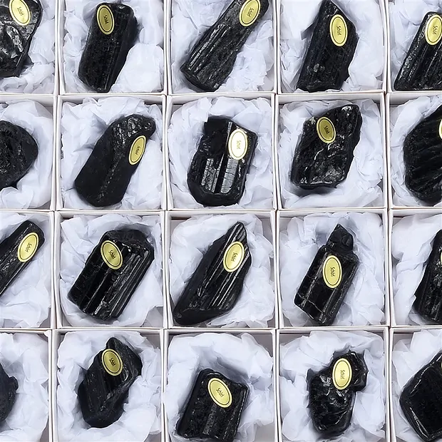 Raw Tourmaline (black) crystals, 02 - 04cm, polished (35 pcs./ PU) | Marco Schreier