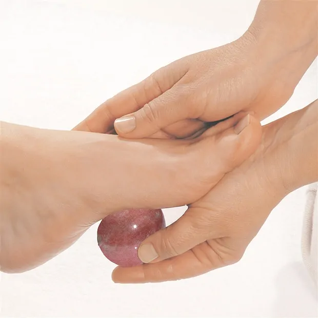 Massage-Kugel Thulit, 5,0cm, in Geschenkschachtel | Marco Schreier