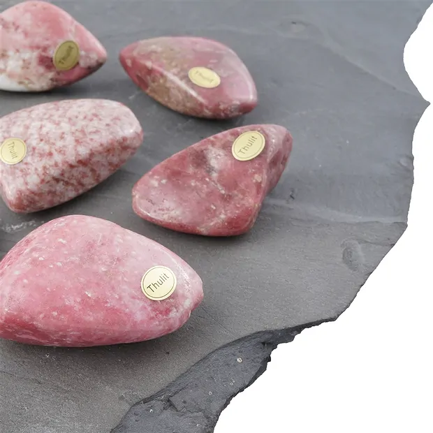 Tumbled Stones Thulite, 5,0 - 6,5cm (24 pcs./ PU) | Marco Schreier