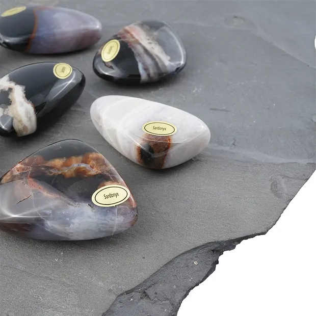 Pierres roulées Sardonyx, 5,0 - 6,0cm (24 pcs/UC) | Marco Schreier