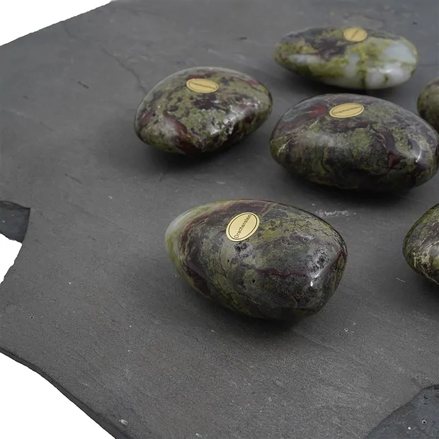 Pierres roulées Épidote-Quartzite (pierre de dragon), 5,0 - 6,0cm (24 pcs/UC) | Marco Schreier