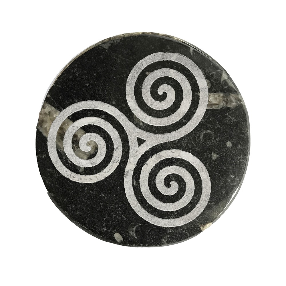 Scheibe Orthocera "Triskel", 10cm | Großhändler Edelsteine, Heilsteine & Schmuck