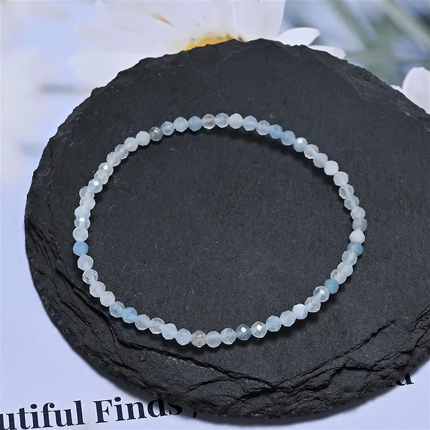 Pulsera, Aguamarina, cuentas de 03mm, facetadas, 19cm | Marco Schreier