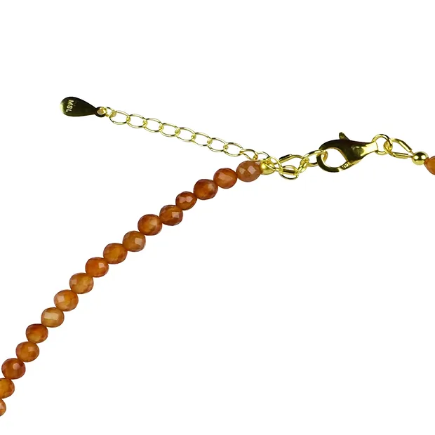 Bracciale in corniola (bruciata), cubo sfaccettato (4 mm), placcato oro, catena di prolunga | Marco Schreier
