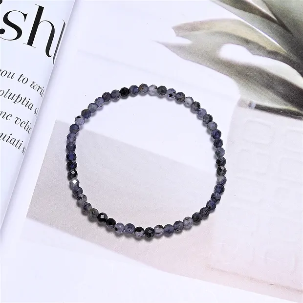 Bracciale, Iolite, perline da 03 mm, sfaccettate, 14 cm (corto) | Marco Schreier