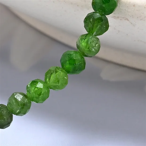 Bracciale, Diopside di cromo, perline da 03 mm, sfaccettate, 14 cm (corto) | Marco Schreier