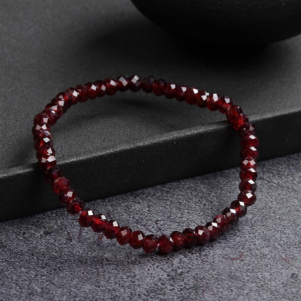 Pulsera, granate, 03 x 05mm botones, facetado | Marco Schreier