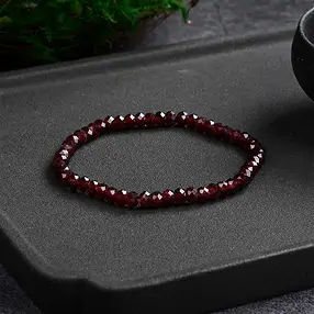 Bracelet, grenat, 03 x 05mm Boutons, facettés | Marco Schreier