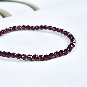 Bracelet, garnet, 04mm beads, faceted | wholesale gems, healing stones & jewelry