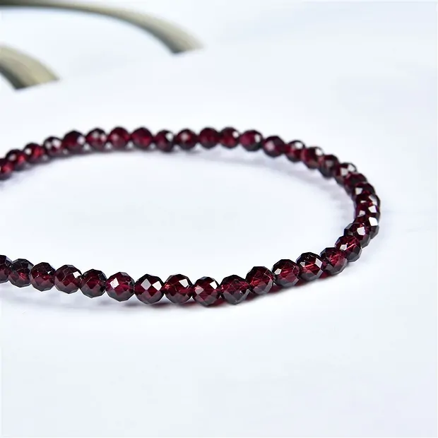Bracelet, grenat, 04mm perles rondes, facettes | Marco Schreier