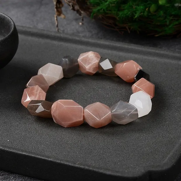 Bracelet, pierre de lune (multicolore), 12 x 16mm Nuggets, à facettes | Marco Schreier