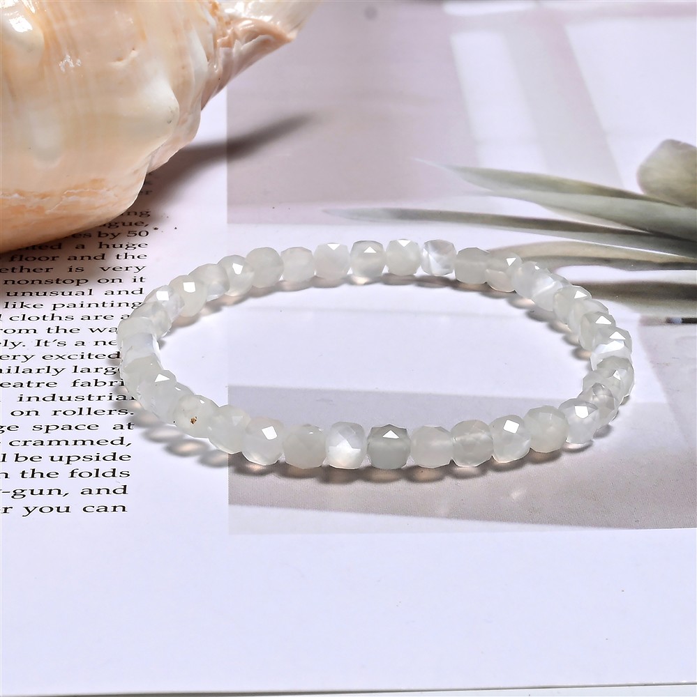 Bracelet, Pierre de lune (blanche), 04mm cube, facetté | Marco Schreier