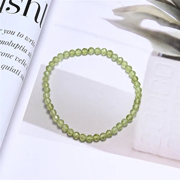 Bracelet, Peridote, 03mm beads, faceted, 14cm (short) | Marco Schreier