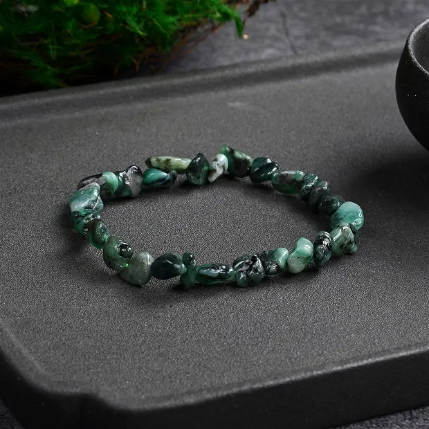 Bracelet, emerald, 08-10mm nuggets | wholesaler gems, healing stones & jewelry