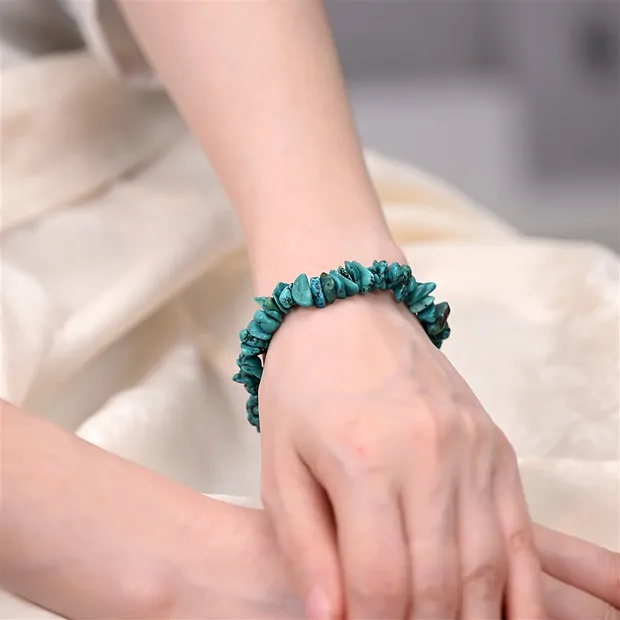 Bracelet, Turquoise (stab.), 10 - 12mm chips | wholesaler gems & healing stones