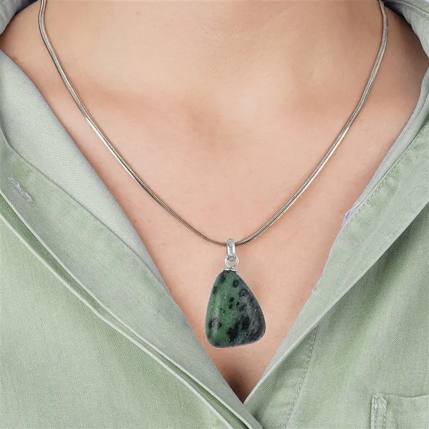 Pendentif Zoïsite, Pierre roulée petite, rhodié | Marco Schreier