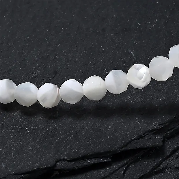 Bracelet, Mother of Pearl (light), 03mm beads, faceted, 19cm | Marco Schreier