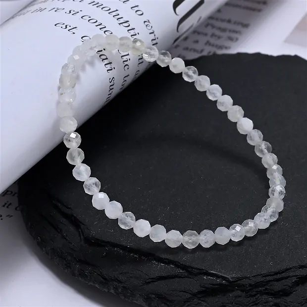 Bracelet, Labrodorite (white), 03mm beads, faceted, 14cm (short) | Marco Schreier