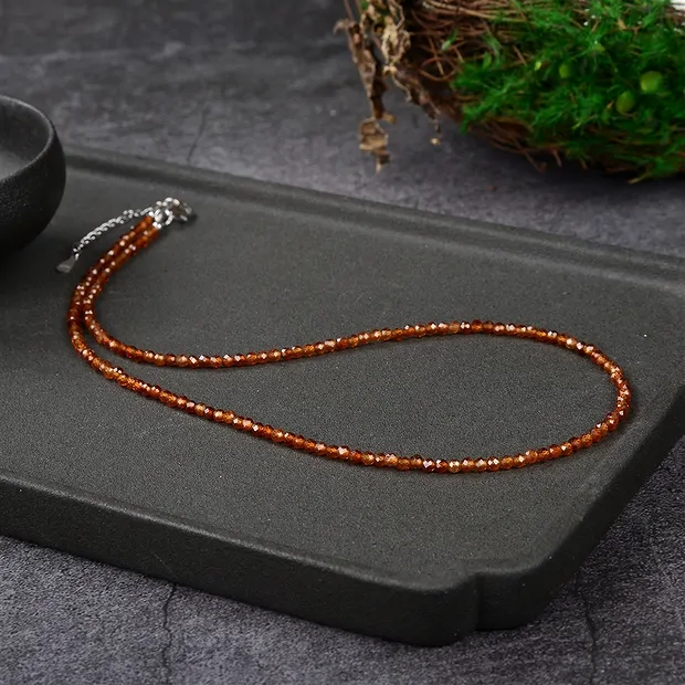 Kette Granat (Mandarinengranat), 3mm-Kugeln, facettiert, rhodiniert, Verlängerungskettchen | Marco Schreier