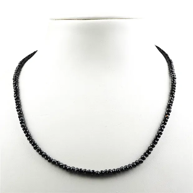 Collar de botones facetados, Espinela (negra), 4mm/45cm | Marco Schreier