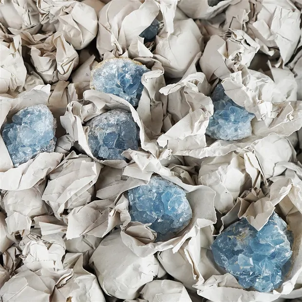 Coelestine B clusters, 03 - 05cm (10 kg/ PU) | wholesaler gems & healing stones