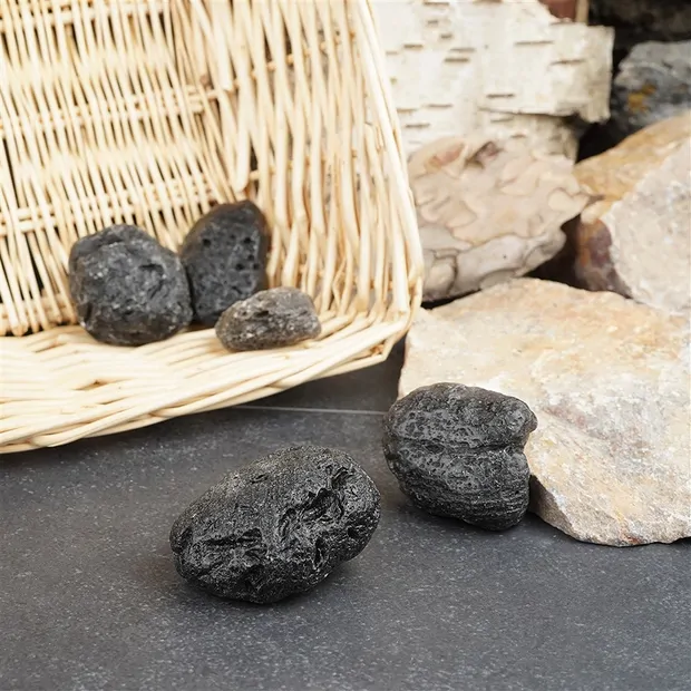 Tektite (Agni Manitite) rough stones, 4.0 - 5.5cm (35 pcs./ PU) | Marco Schreier