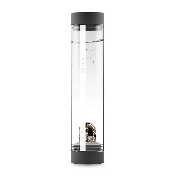 VitaJuwel Wasserkaraffe "Sana" Lava black mit Modul "Courage" | Marco Schreier