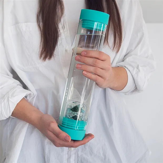 VitaJuwel Wasserkaraffe "Sana" Ocean Blue mit Modul "Flow" | Marco Schreier