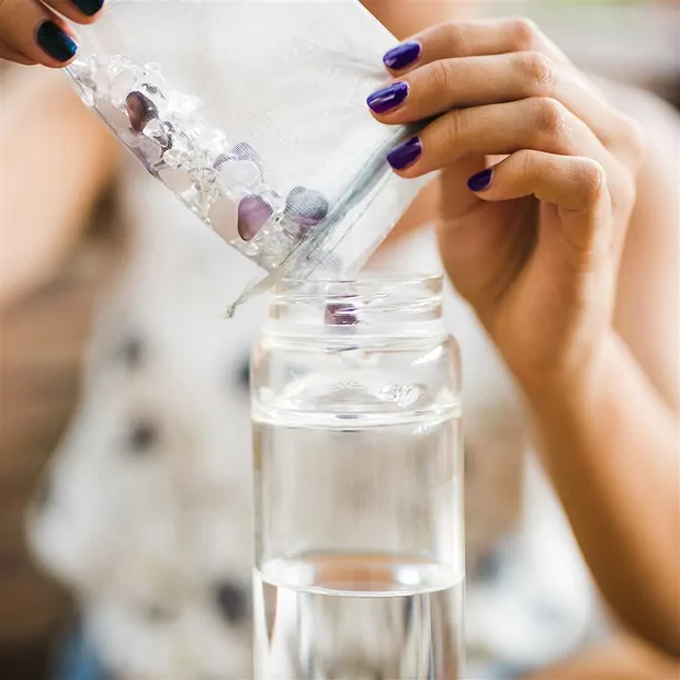 Vita Juwel inu! Flasche Lava Grey mit Bergkristall | Marco Schreier