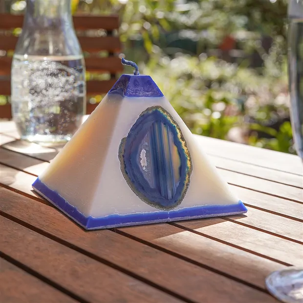 Candle with Agate, pyramid, white, blue, 11,0cm | gems, healing stones & jewelry