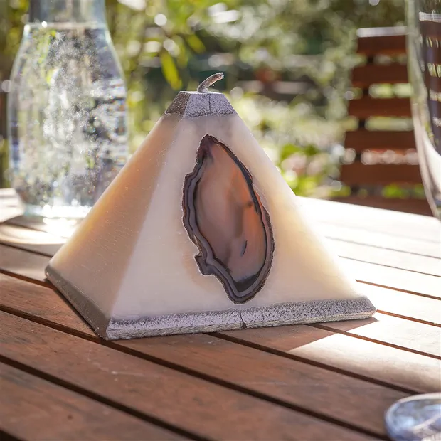 Bougie avec Agate, pyramide, blanche, argentée, 11,0cm | Marco Schreier