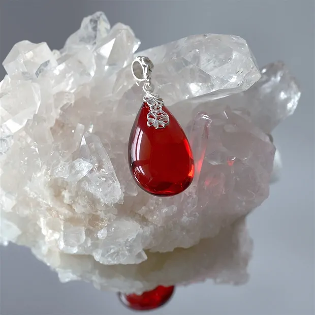 Rock Crystal charging station with accompanying booklet | Marco Schreier