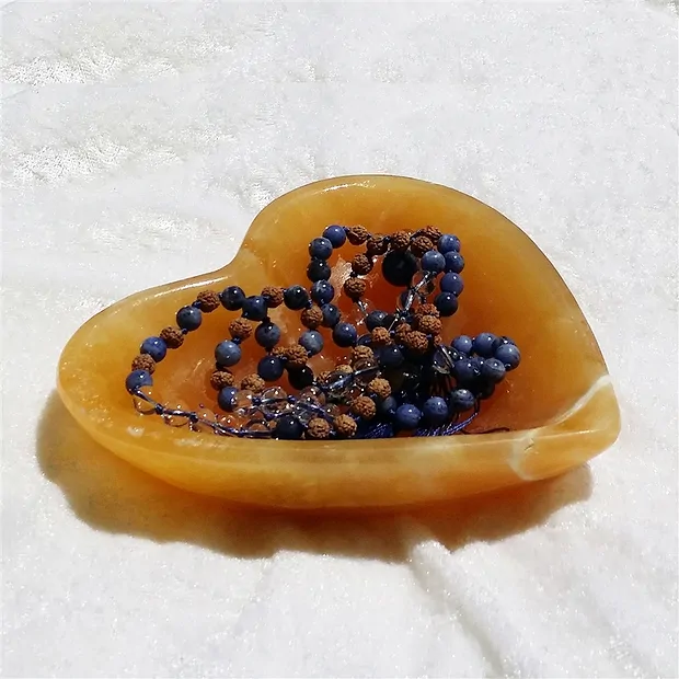 Calcite (orange) heart bowl, 12.5cm | wholesaler gems, healing stones & jewelry