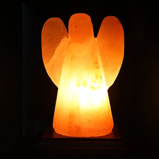 Salzlampe "Engel" mit Holzsockel, 20cm / 2-3kg | Marco Schreier
